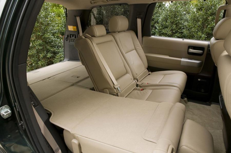  Toyota Sequoia 2007 года  (фото 23 из 66)